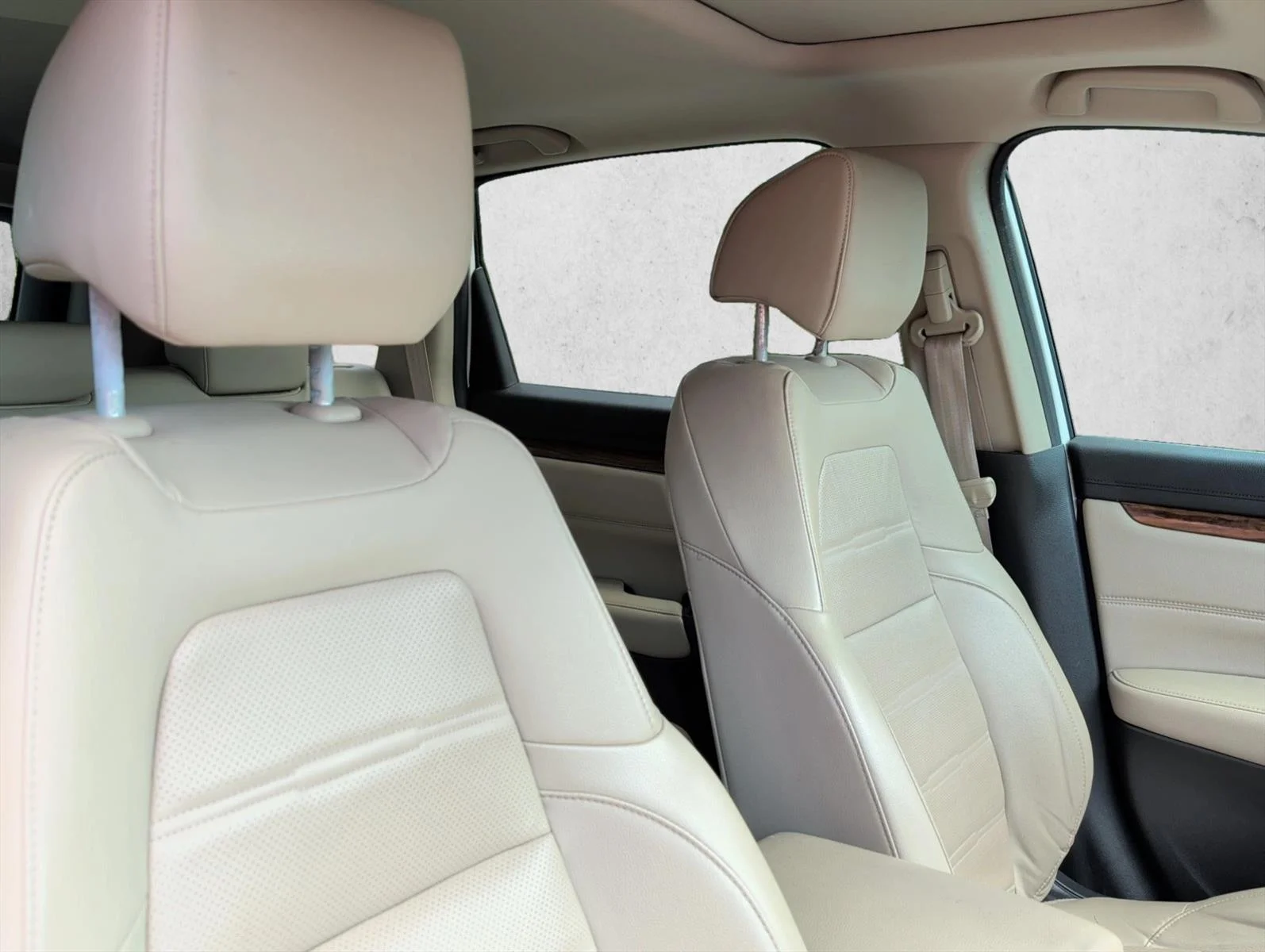 Used 2018 White Honda EX-L image 22