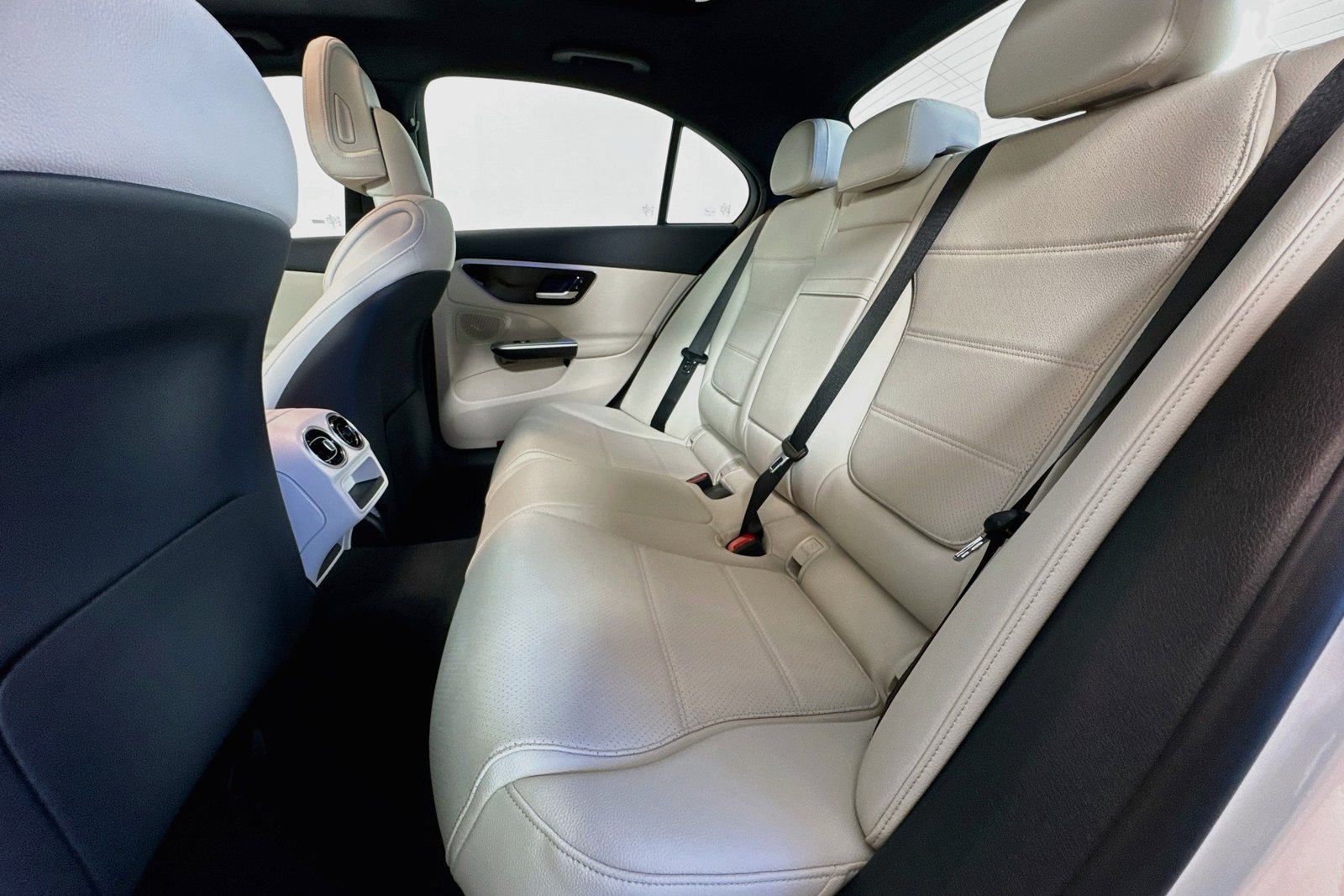New 2026 Polar White Mercedes-Benz C 300 image 22