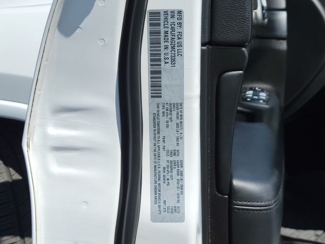 Used 2021 White Jeep Laredo X image 34