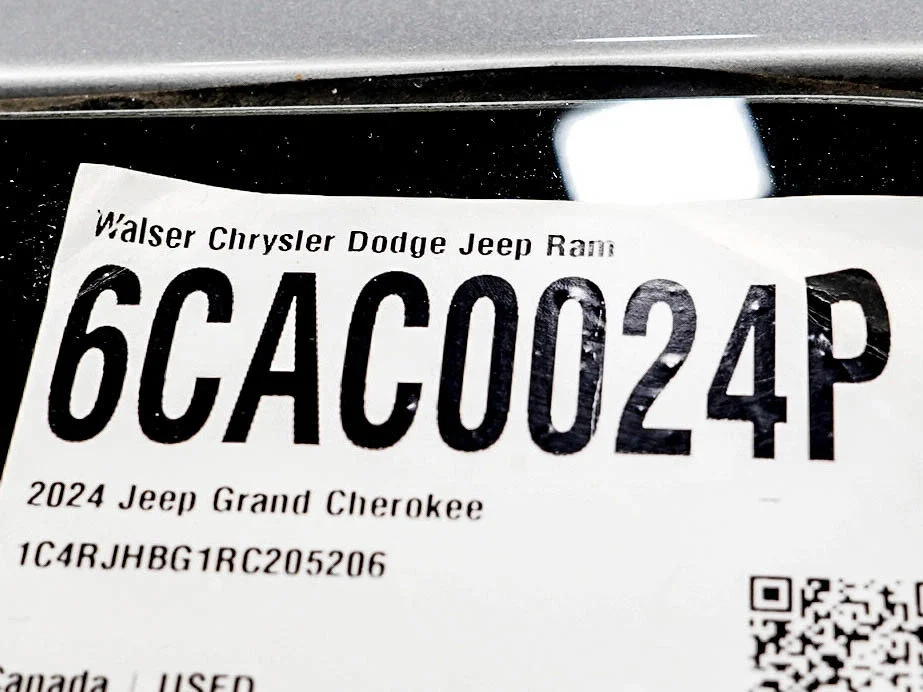 Used 2024 Silver Zynith Jeep Limited image 32