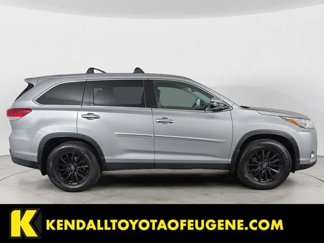 Used 2019 Silver Toyota XLE image 4