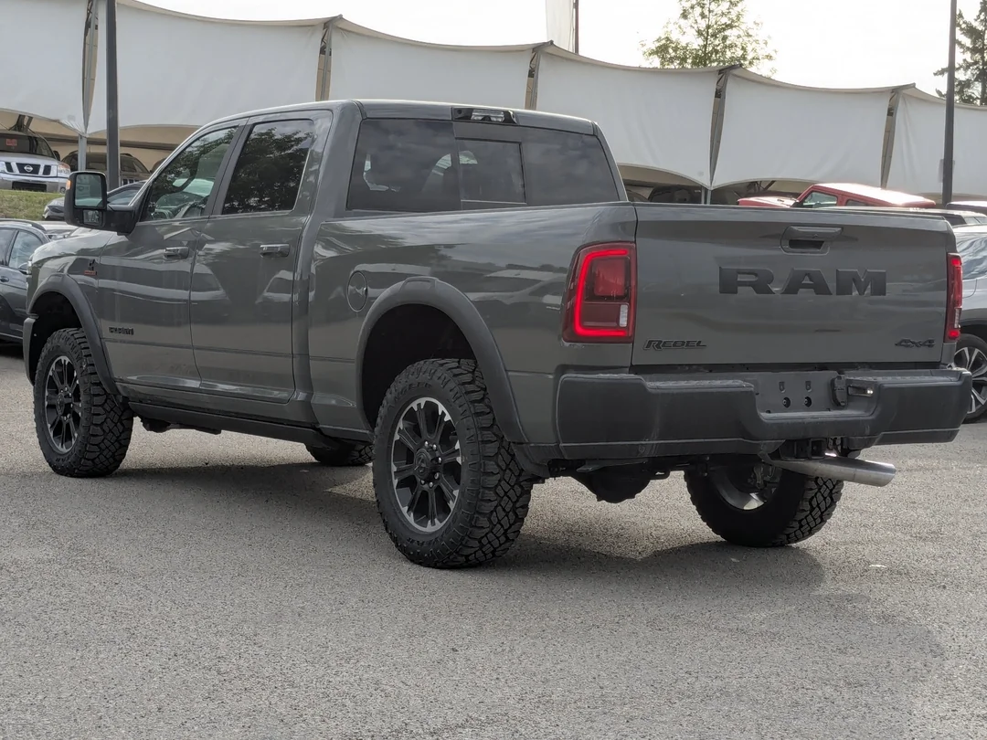 New 2026 Grey RAM Rebel - - 4x4 - 6.7L HO Diesel - Level 2 Pkg w/ 14.4 Screen - Rear Auto-Level Air Susp & More! image 6