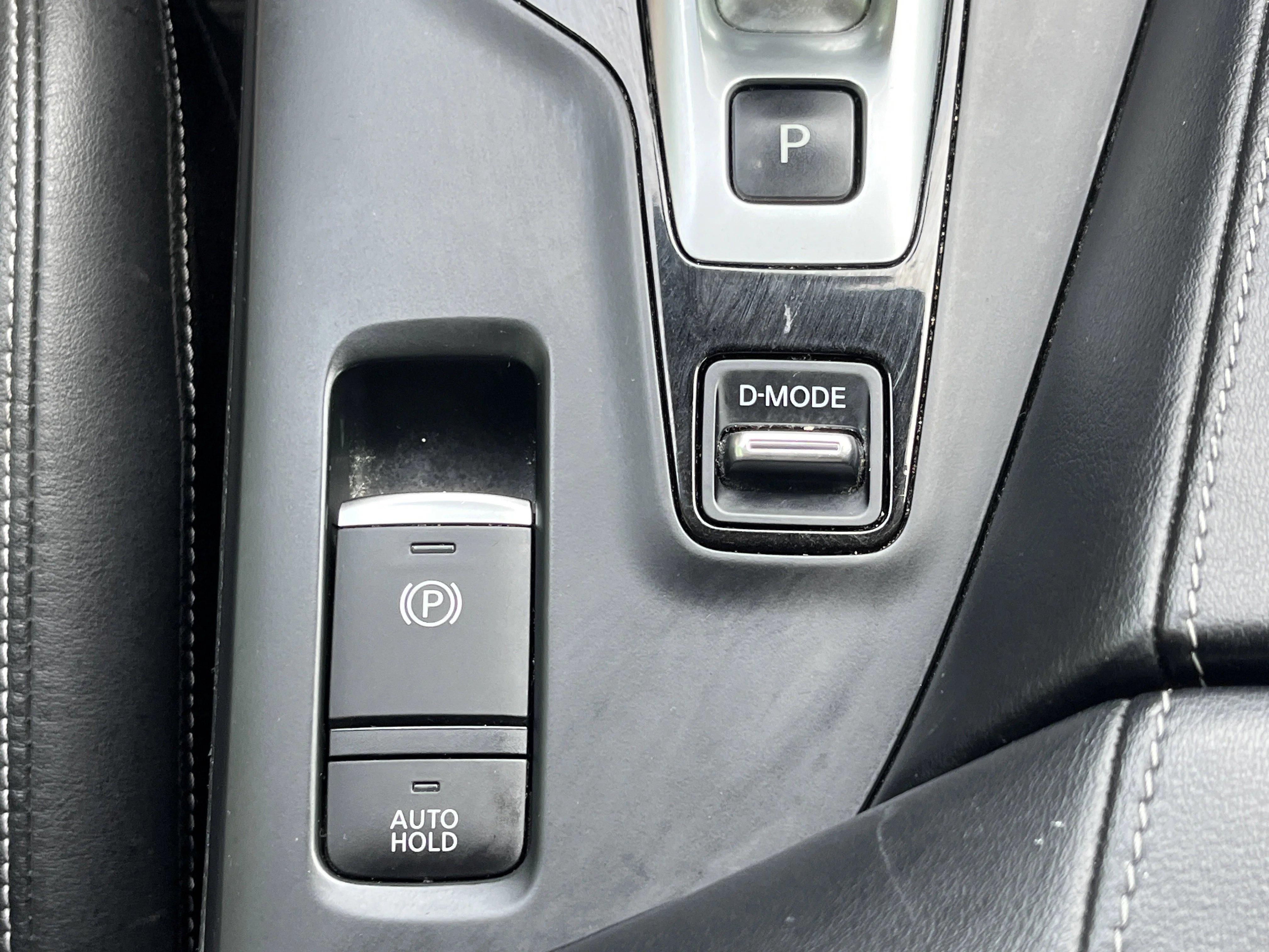 Used 2019 Graphite Shadow INFINITI LUXE image 12