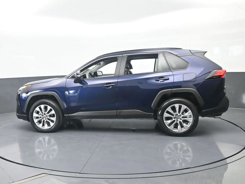 Used 2025 Blueprint Toyota XLE Premium image 2
