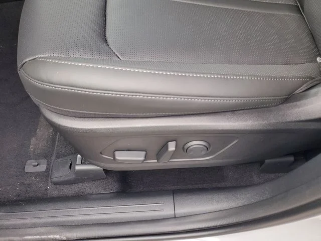 New 2026 Wolf Gray Kia S image 9