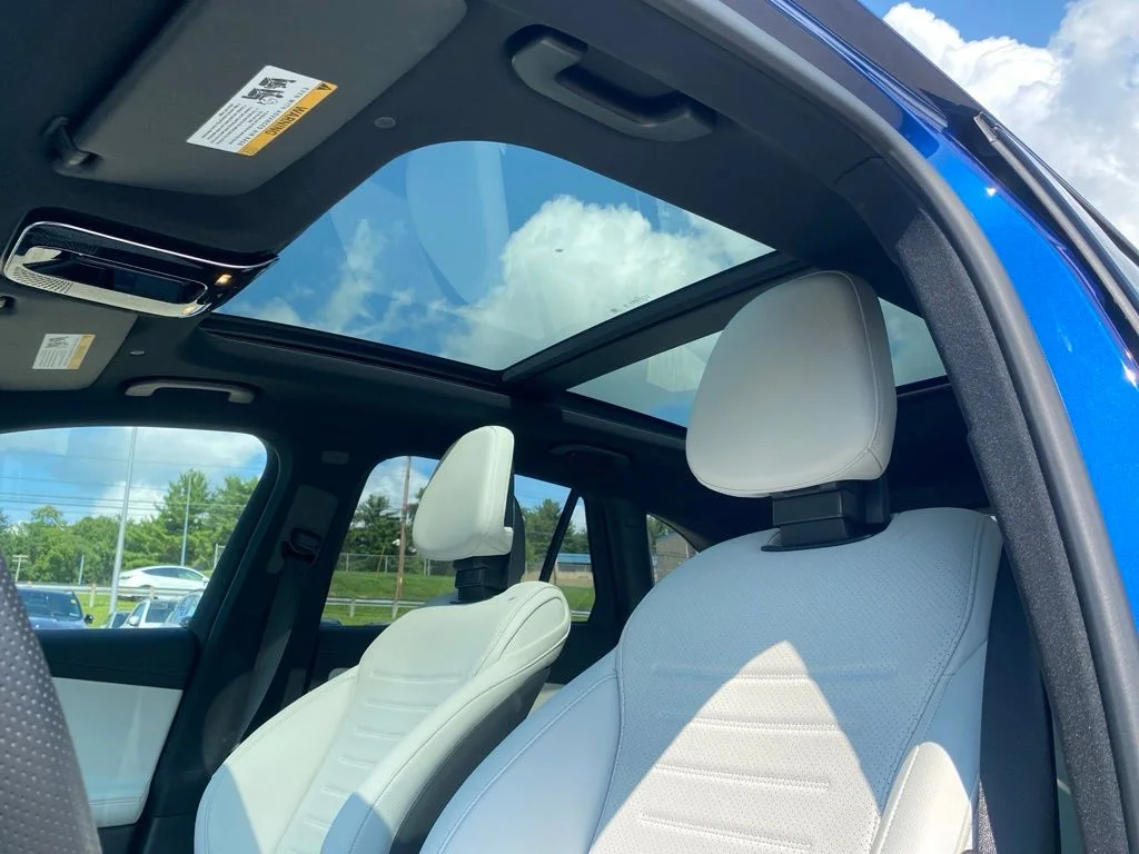 Used 2026 Blue Mercedes-Benz GLC 350e image 22