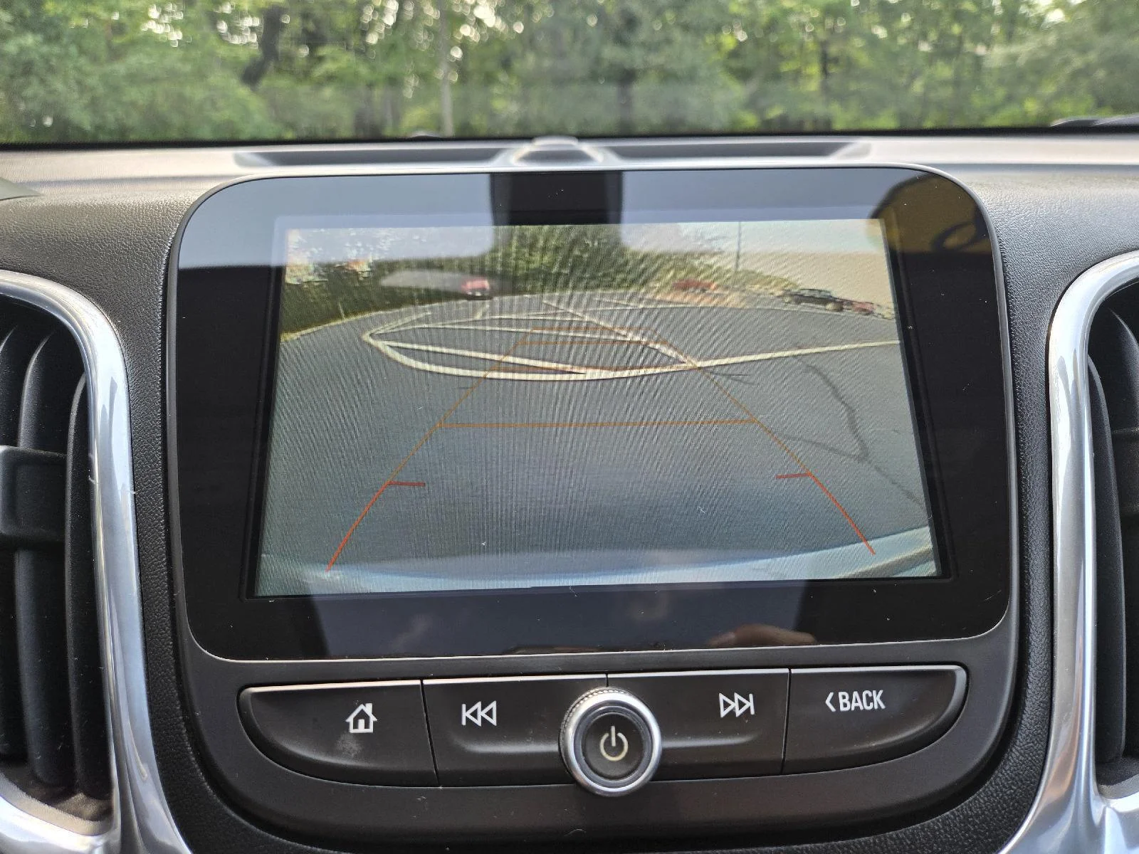 Used 2018 Pepperdust Metallic Chevrolet LT image 20