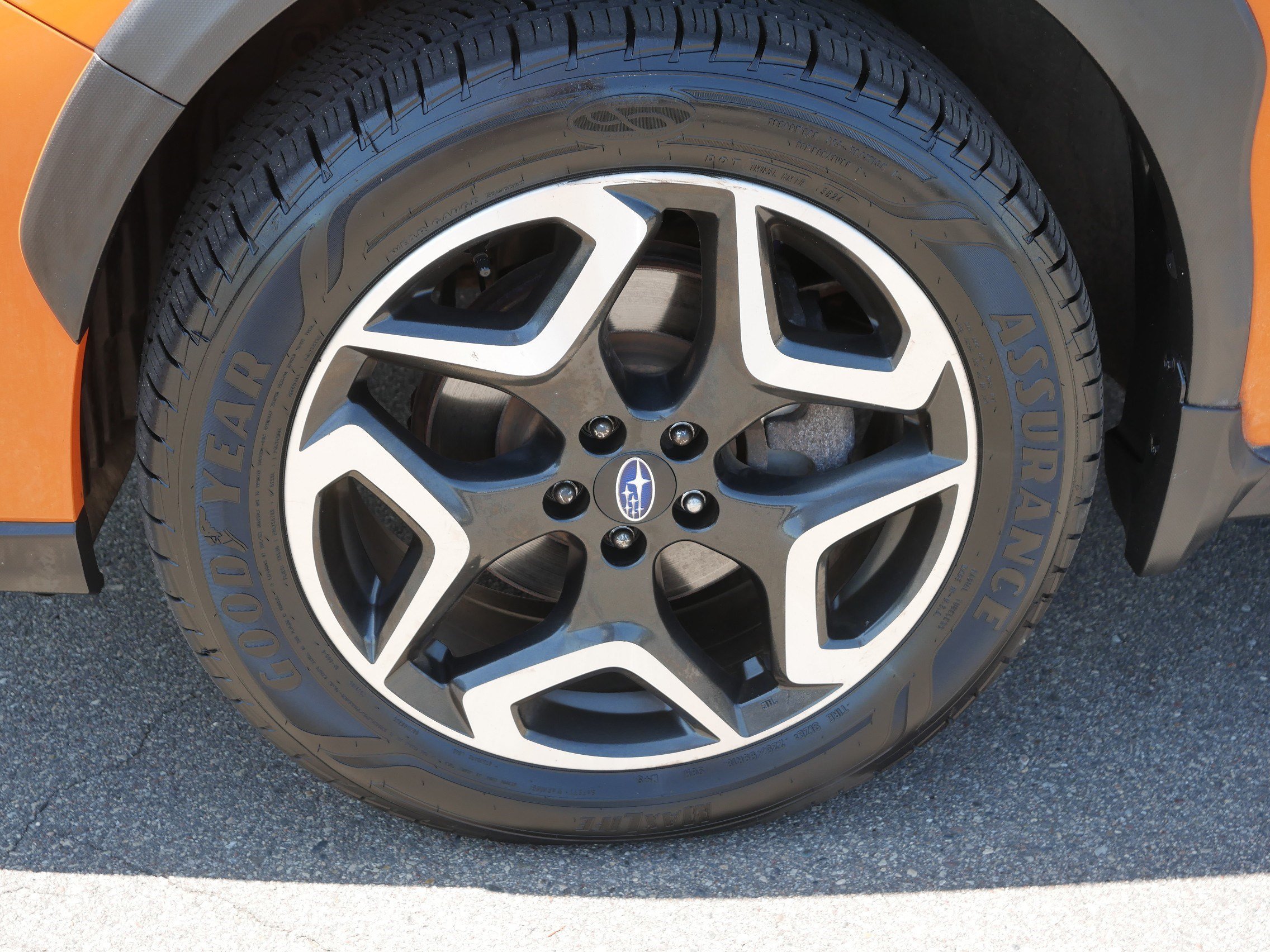 Used 2019 Sunshine Orange Subaru Limited image 15