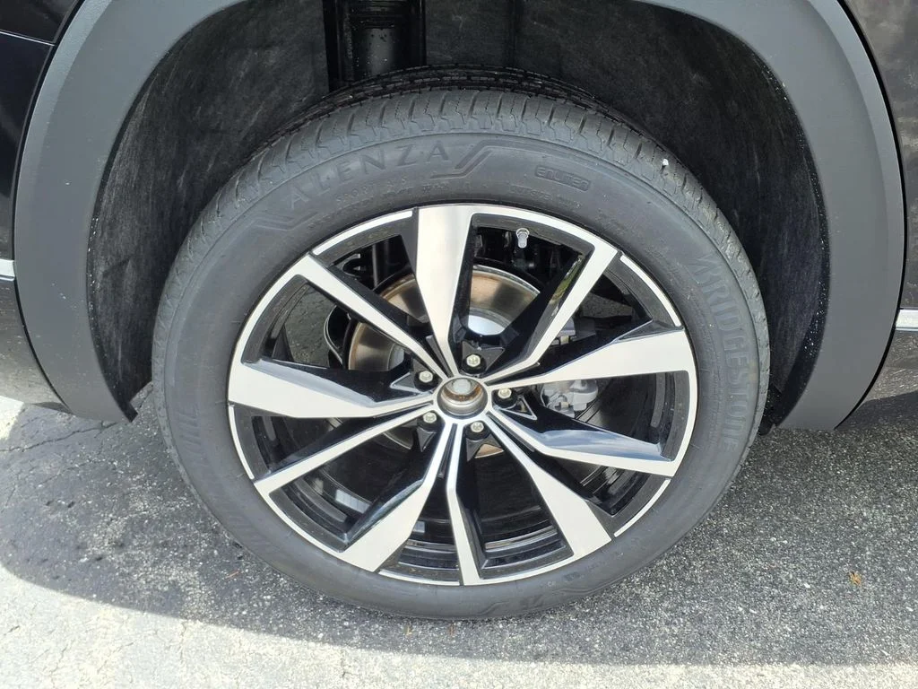 New 2026 Deep Black Pearl Volkswagen 2.0T SEL Premium R-Line image 7