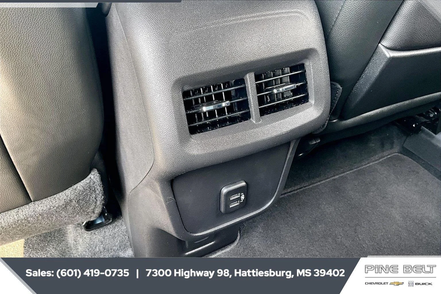 Used 2024 Summit White GMC AT4 image 25