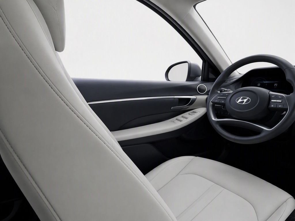 Used 2023 Red Hyundai SEL image 11