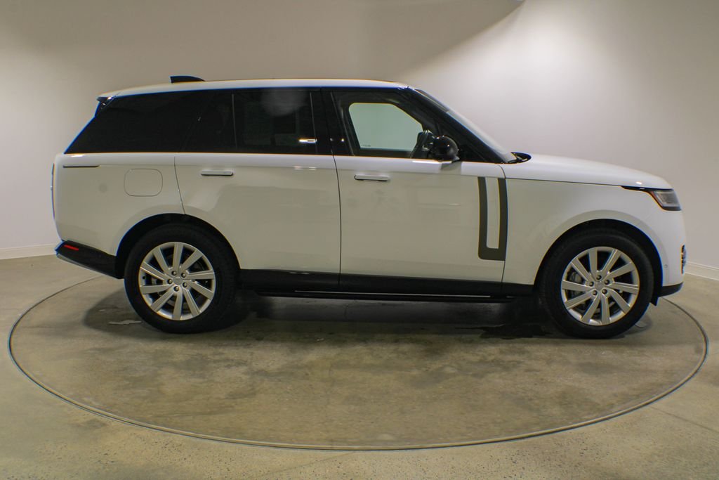 Certified Used 2023 Fuji White Land Rover SE image 7