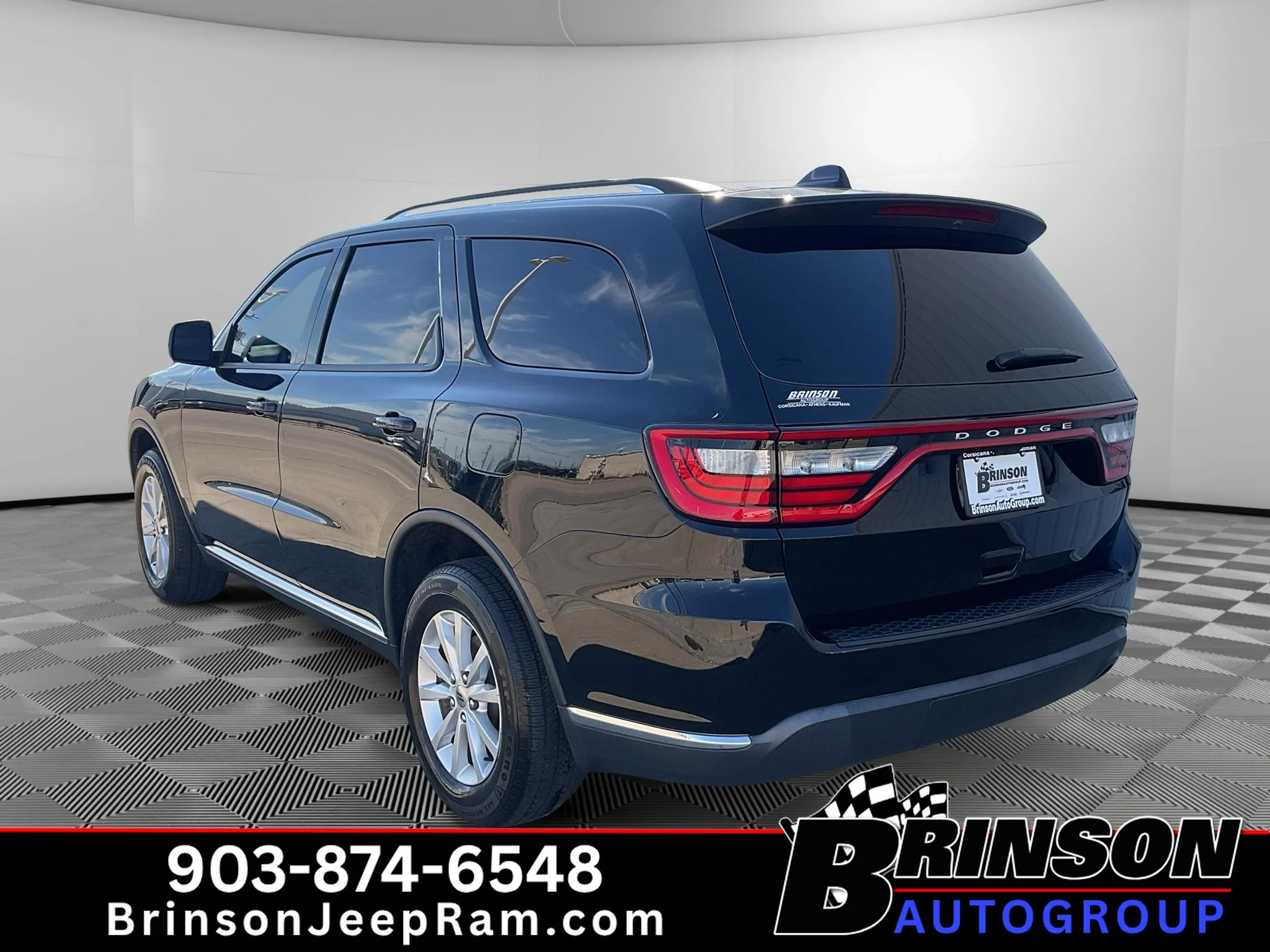 Used 2023 DB Black Clearcoat Dodge SXT image 5