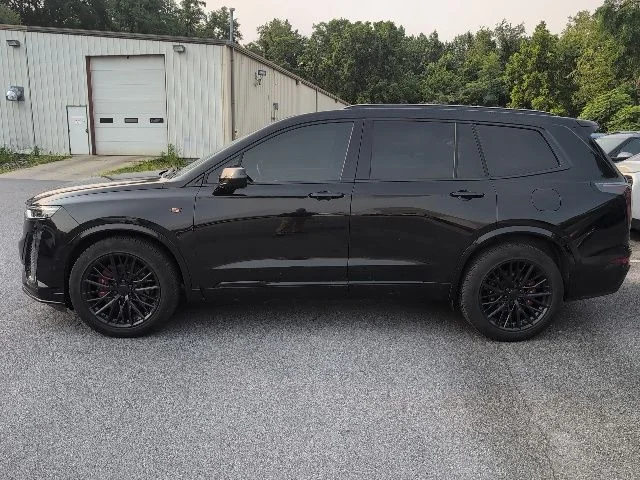 Used 2020 Black Cadillac Sport image 4