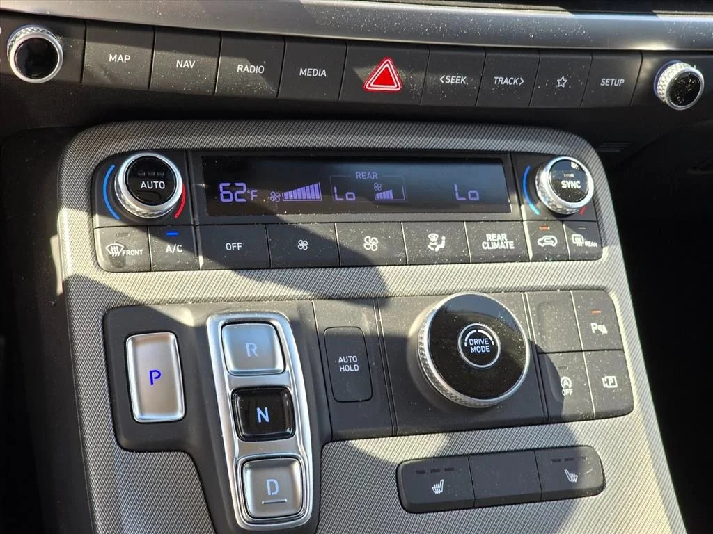 Used 2025 Gray Hyundai SEL image 16