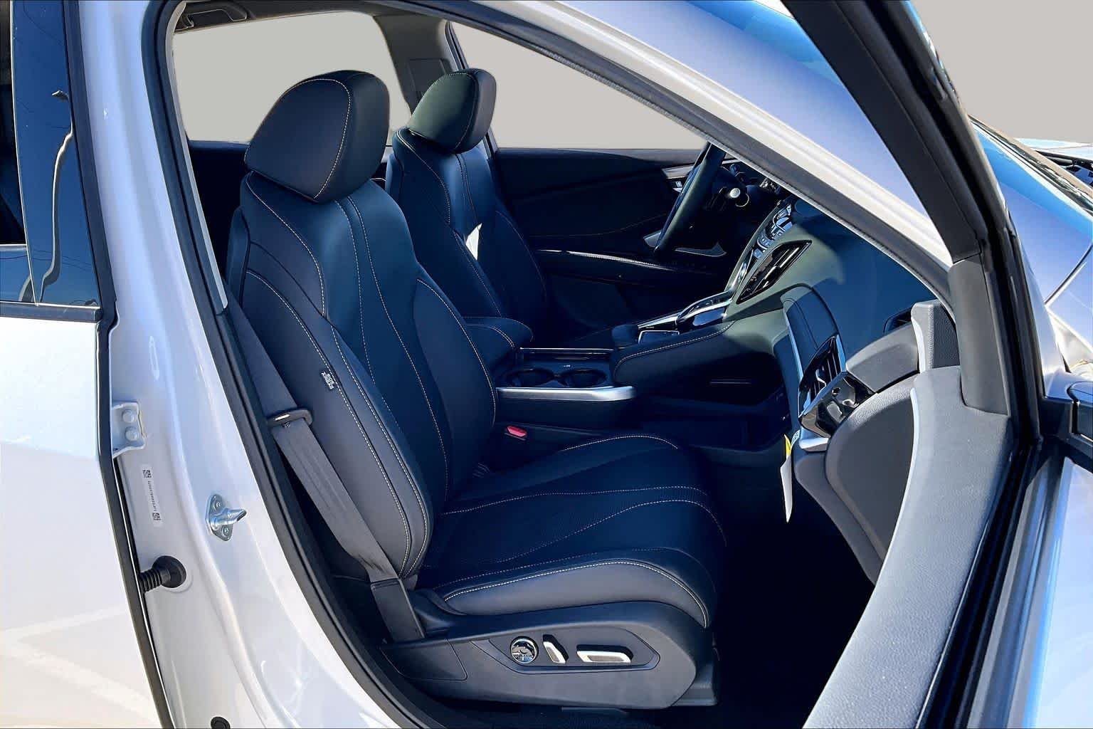 Used 2025 Platinum White Pearl Acura w/Technology Package image 9