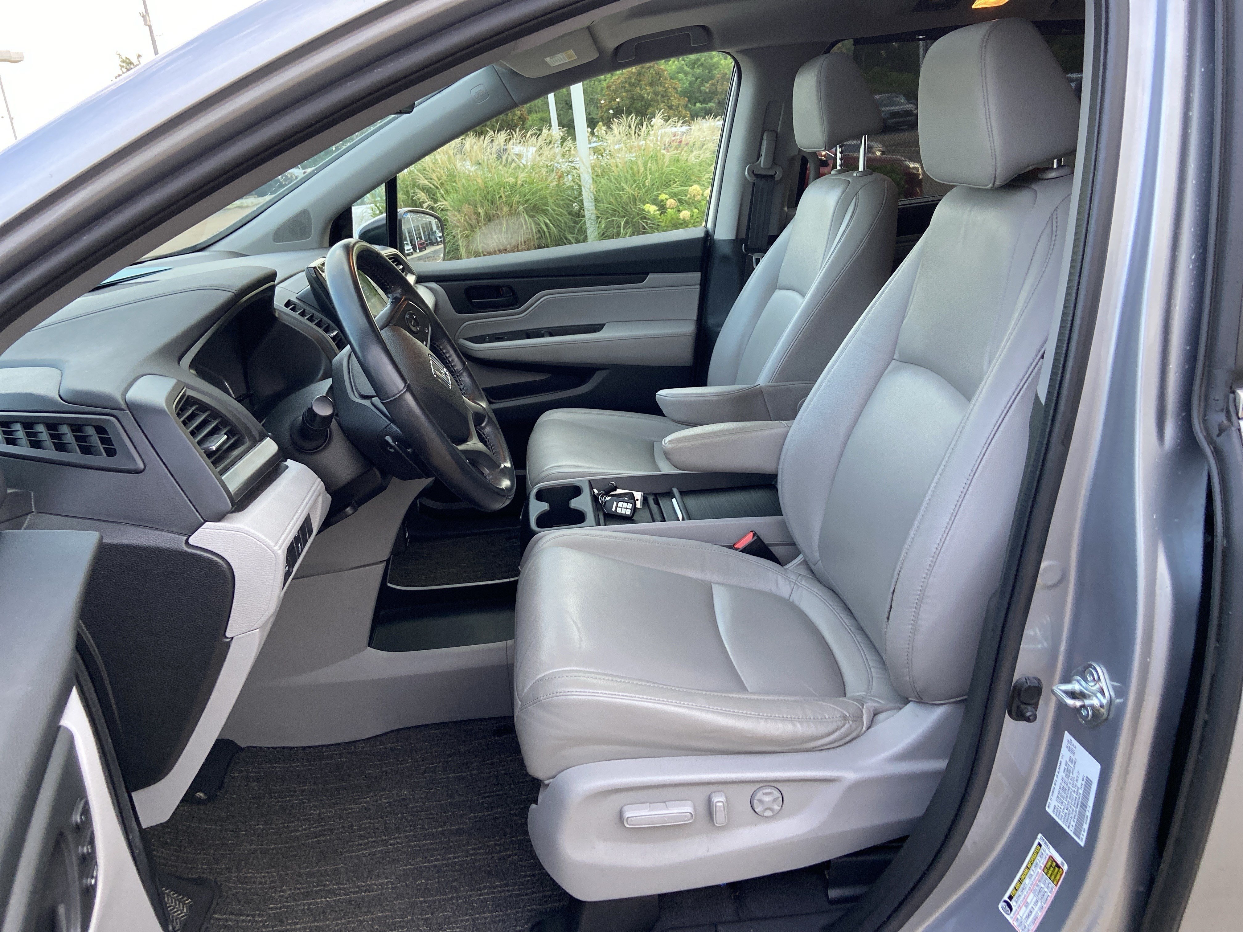 Used 2021 Lunar Silver Metallic Honda EX-L image 34