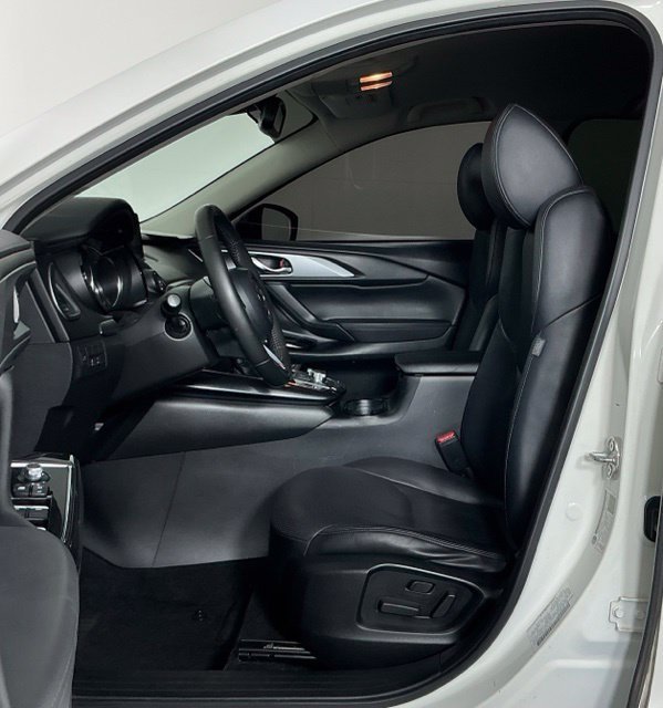 Used 2018 White Mazda Touring image 14