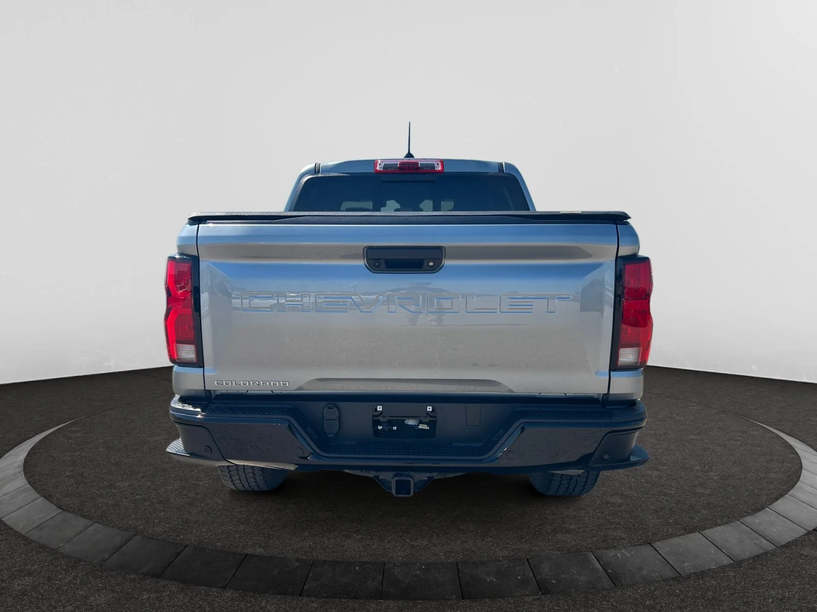 Used 2023 GRAY Chevrolet Crew Cab  4WD Z71 image 4