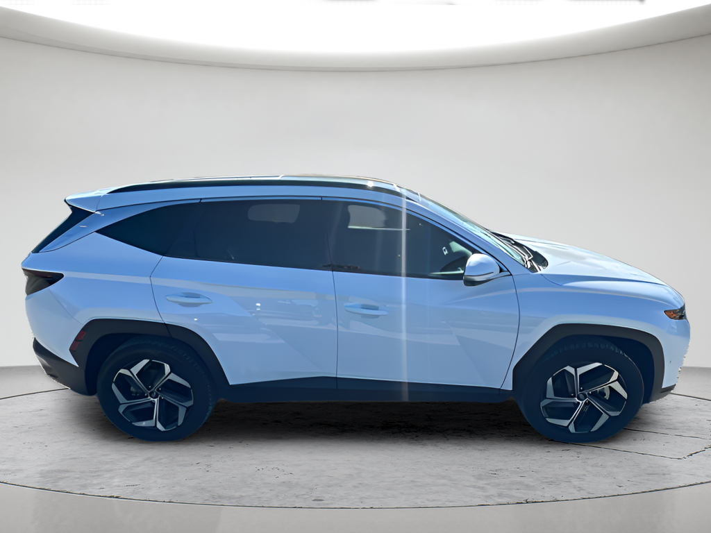Used 2022 White Hyundai Limited image 4