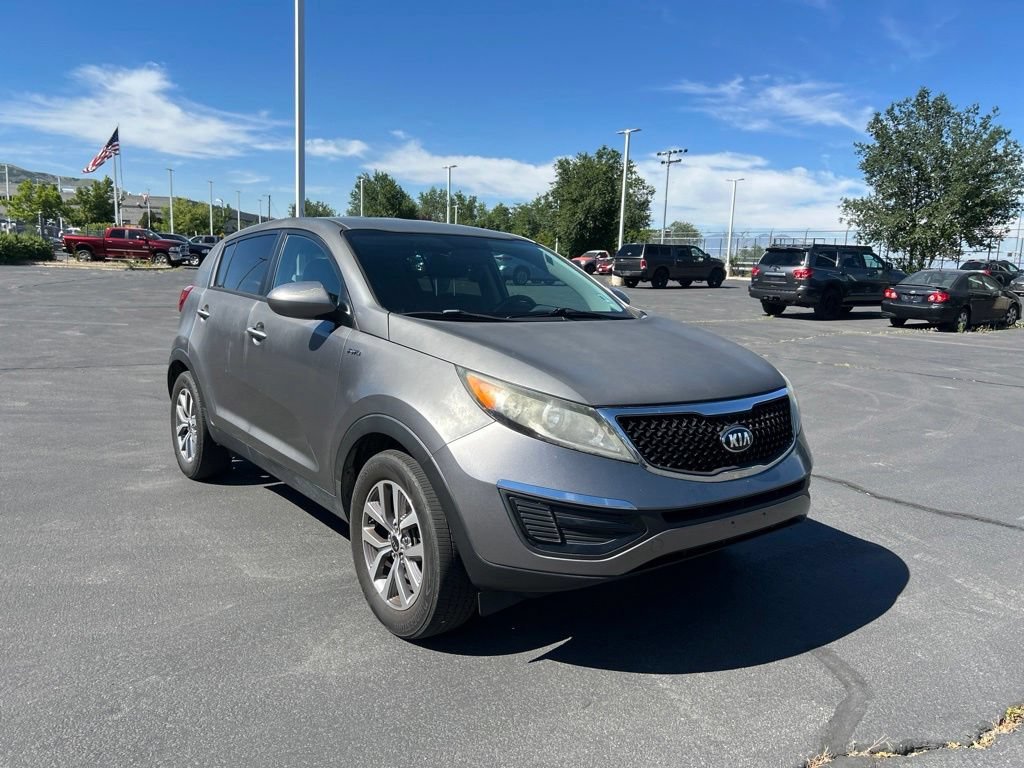 Used 2016 Mineral Silver Kia LX image 1