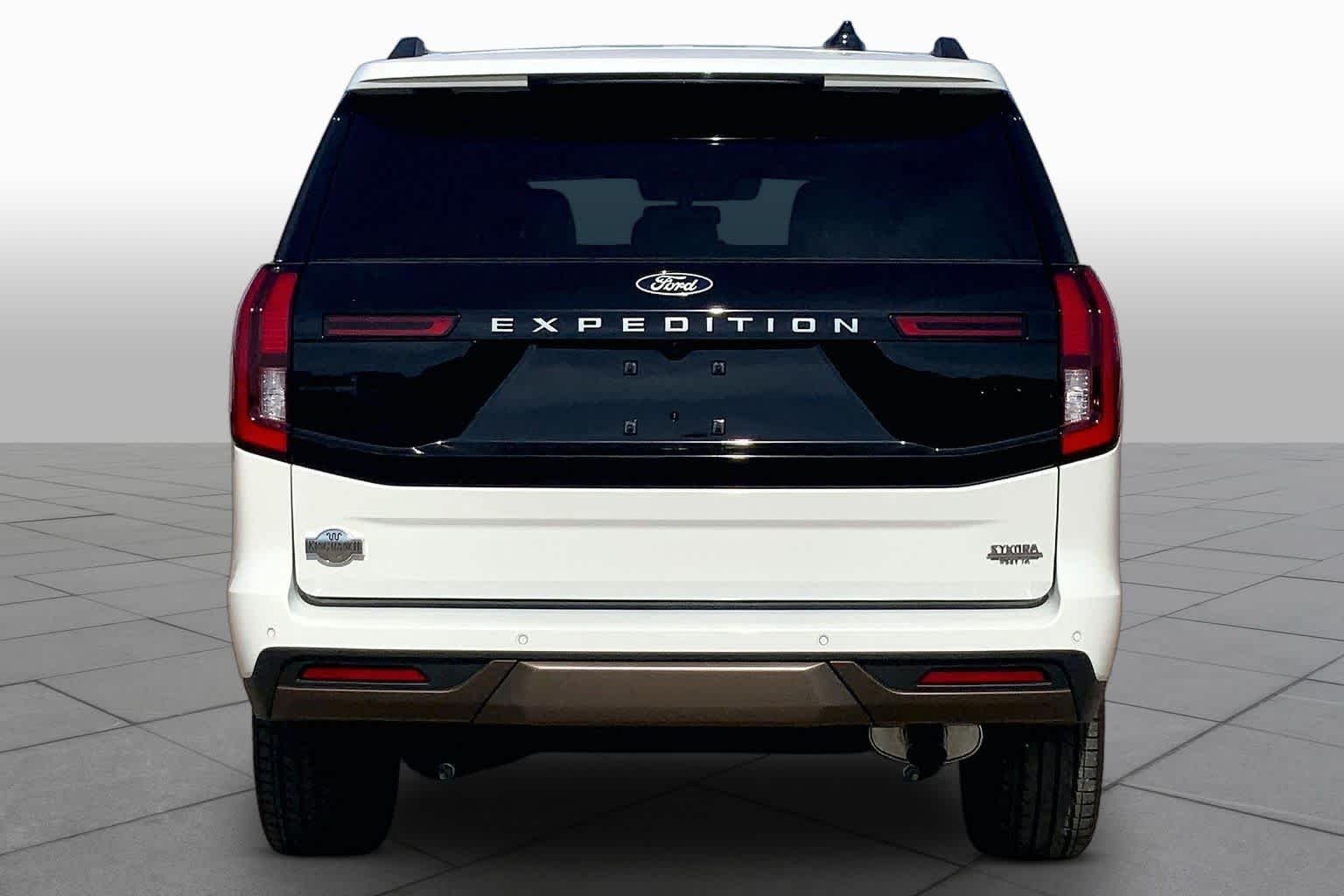 New 2027 Star White Metallic Tri-Coat Ford King Ranch® image 4