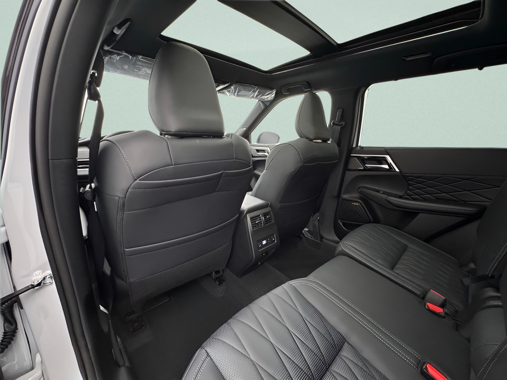 New 2026  Mitsubishi Black Edition image 38