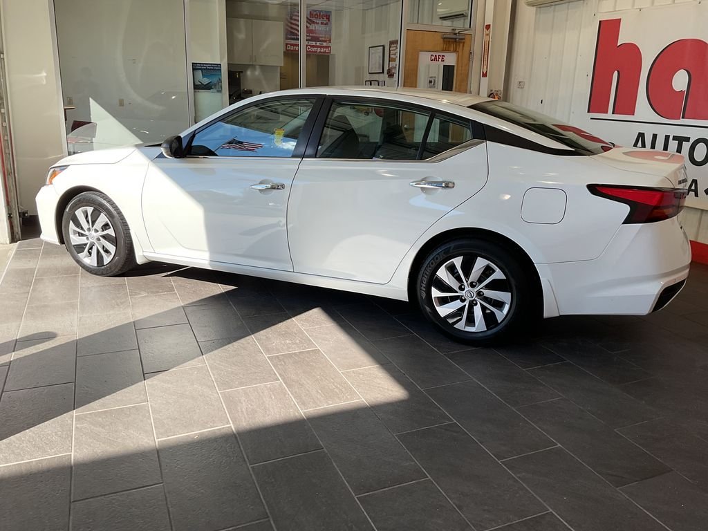 Used 2024 White Nissan 2.5 S image 5