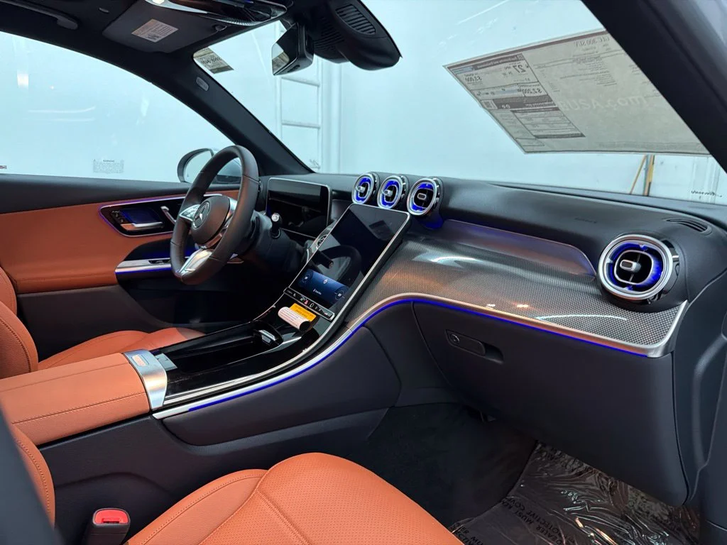 New 2027 Silver Mercedes-Benz GLC 300 image 32