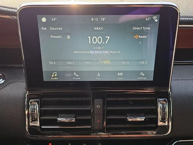 Used 2018 Black Velvet Lincoln Reserve image 27