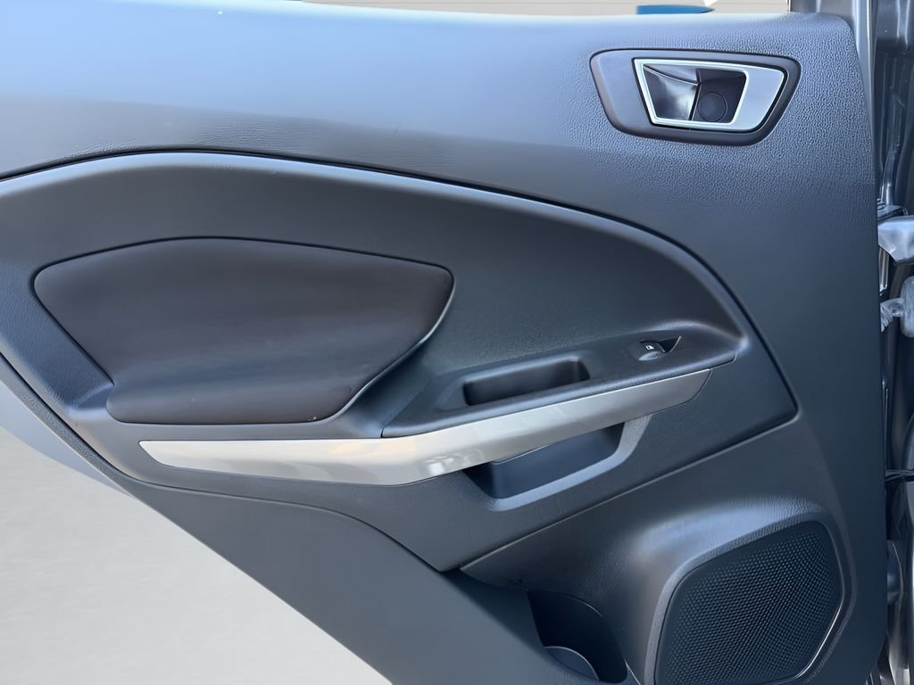 Used 2018 Gray Ford SE image 19