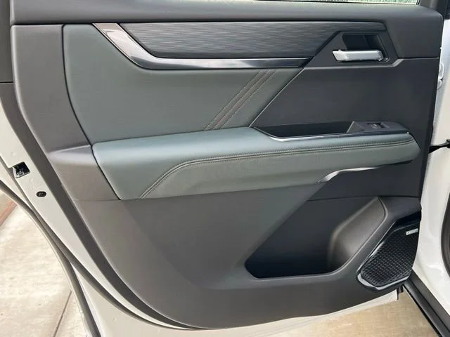 2026 GMC Acadia AT4 - Photo 23