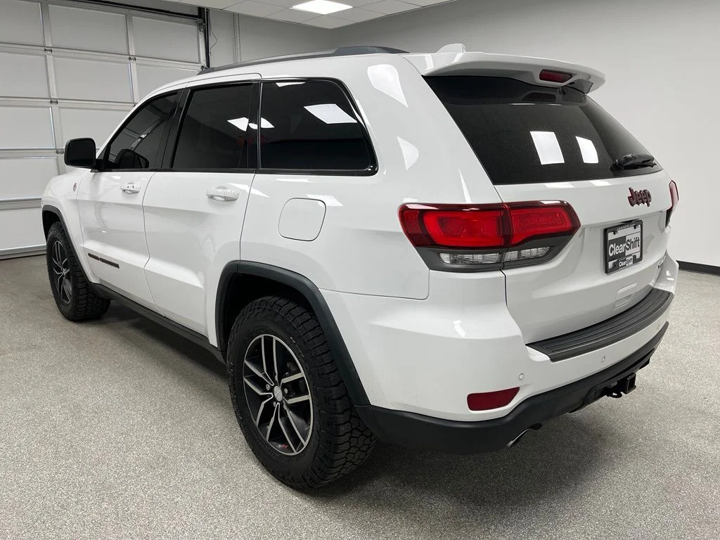 Used 2017 White Jeep Trailhawk image 8