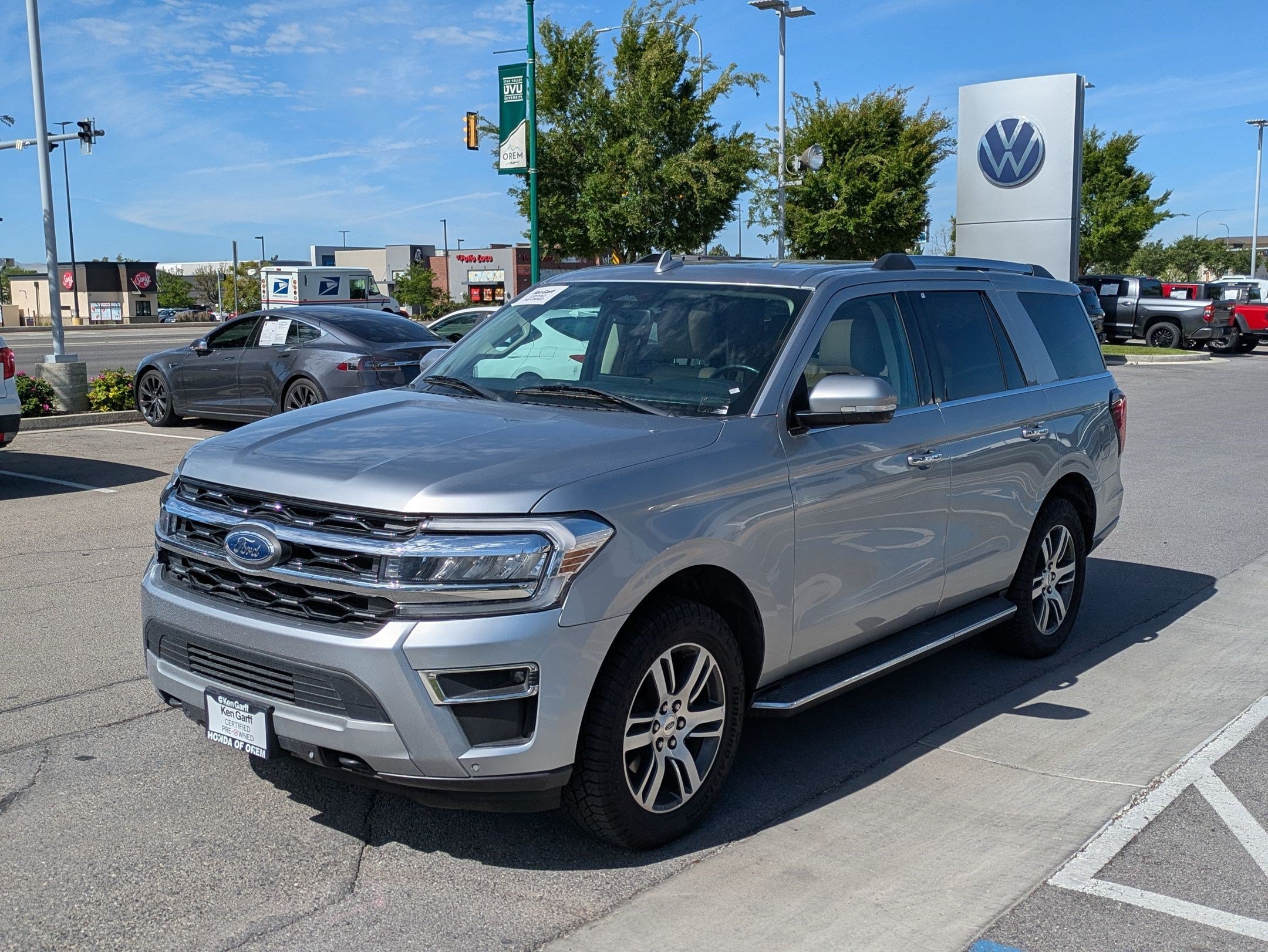 Used 2023 Silver Metallic Ford Limited image 9