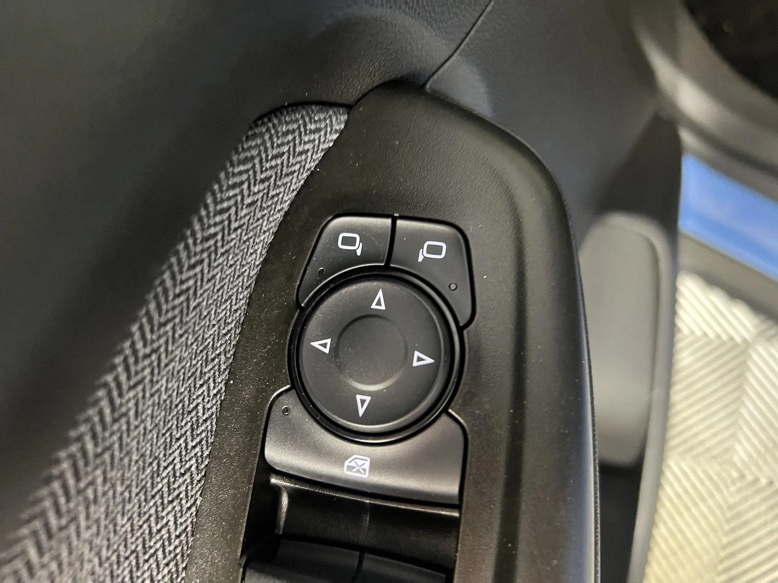 Used 2024 Fountain Blue Chevrolet LT image 16