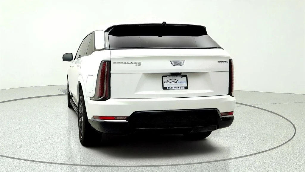 Used 2025 Summit White Cadillac AWD 4dr Sport 2 image 6