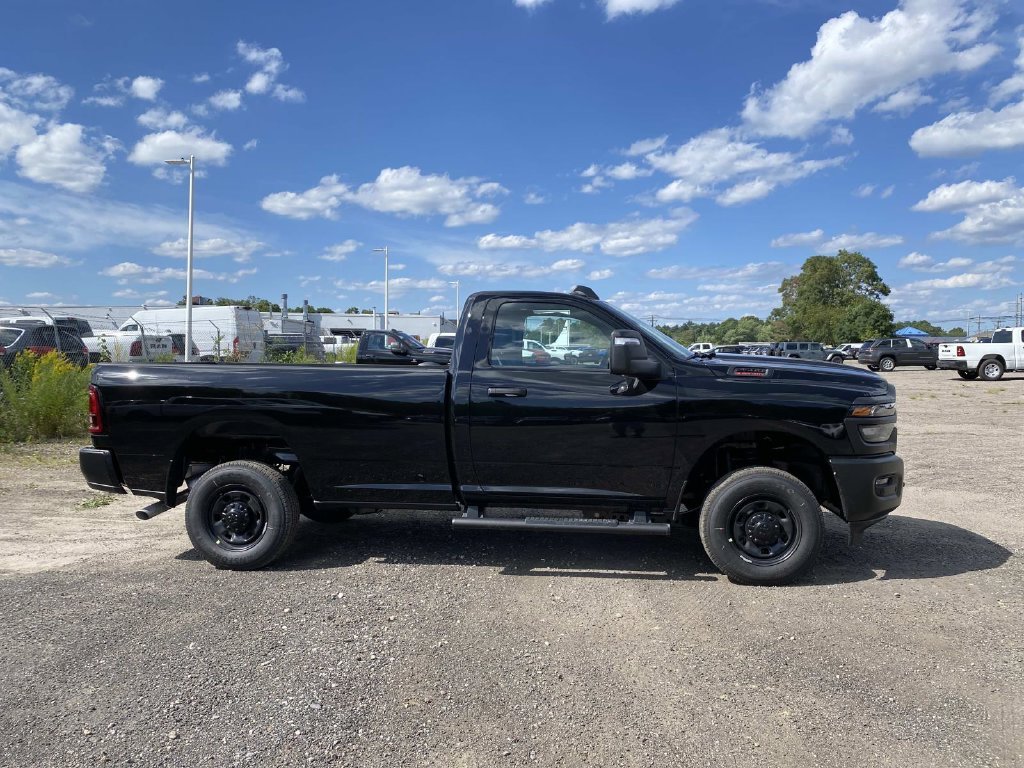New 2026 Diamond Black Crystal Pearl-Coat Exterior Paint RAM Tradesman image 2