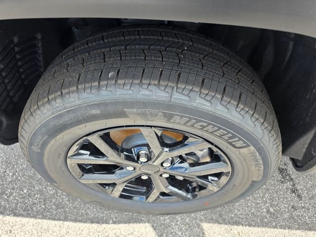 New 2026 Baltic Gray Metallic Clear-Coat Exterior Paint Jeep Laredo image 9