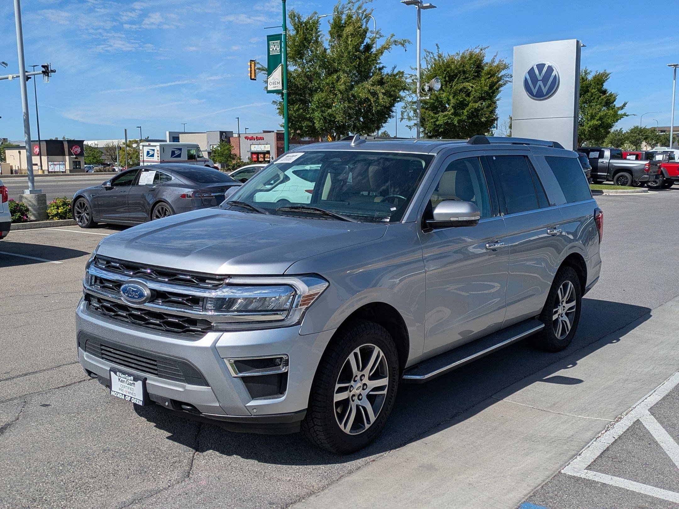 Used 2023 Silver Metallic Ford Limited image 9
