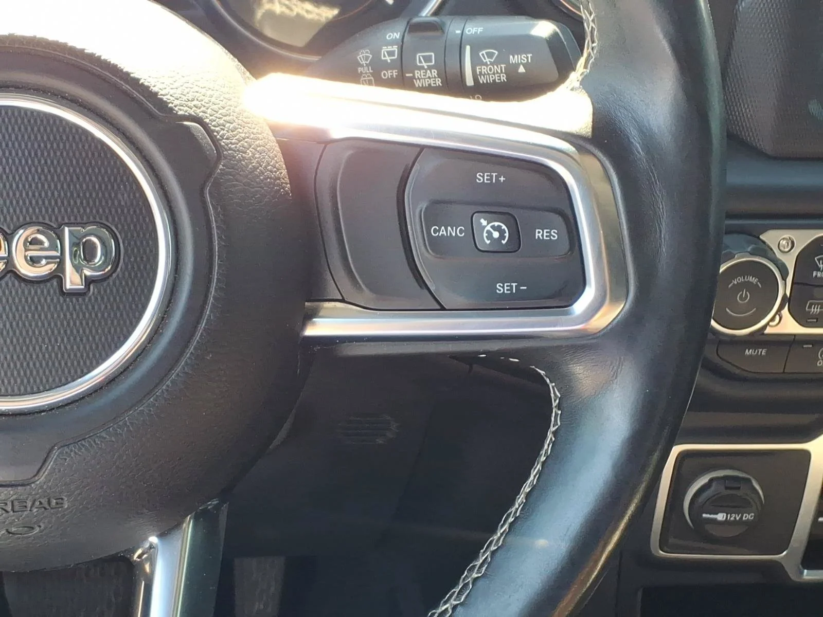 Used 2018 Black Clearcoat Jeep Sahara image 17