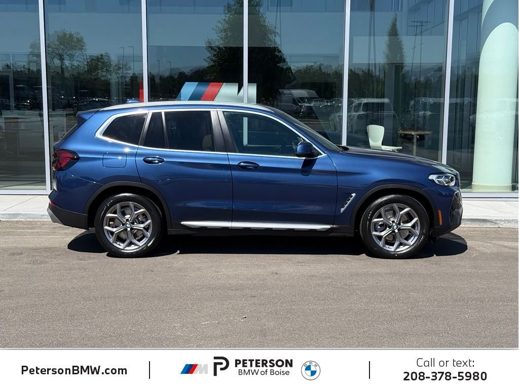 Used 2022 Blue BMW xDrive30i image 6