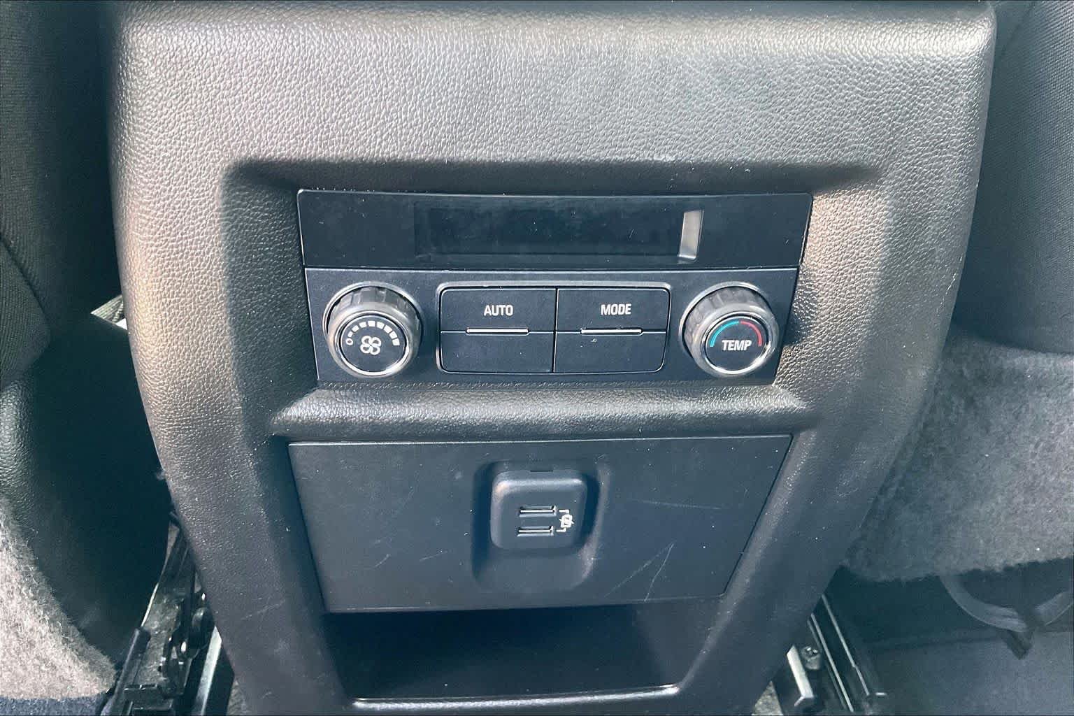 Used 2018 SILVER ICE METALLIC Chevrolet LT Cloth image 27