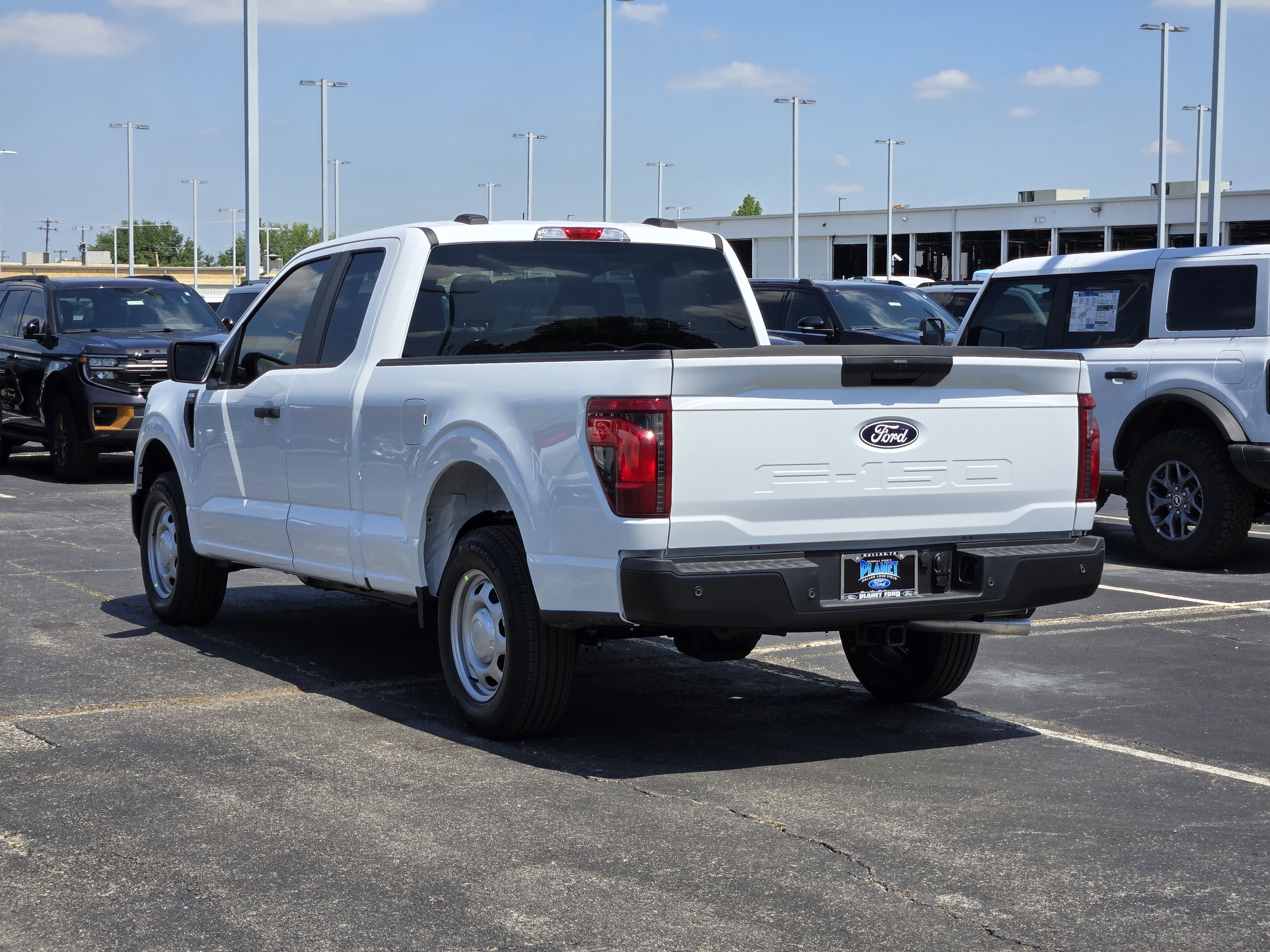 New 2026 Oxford White Ford XL image 3