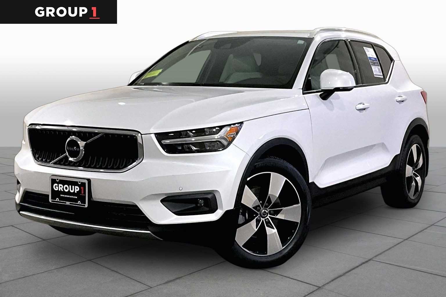 2021 Volvo XC40 T5 Momentum AWD's photo