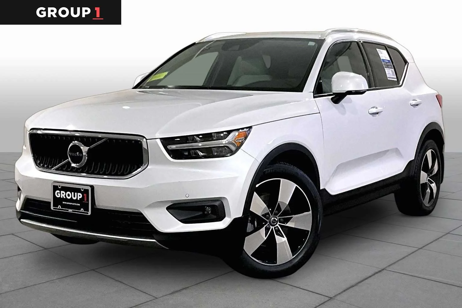 2021 Volvo XC40 T5 Momentum AWD's photo