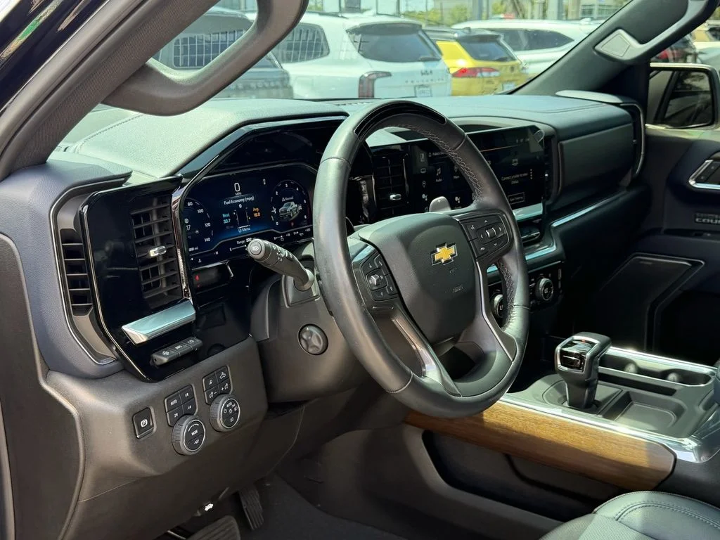 Used 2024 Black Chevrolet High Country image 12
