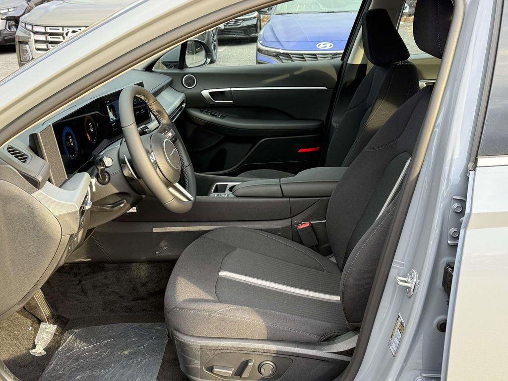 New 2026 Transmission Blue Hyundai SEL Sport image 13