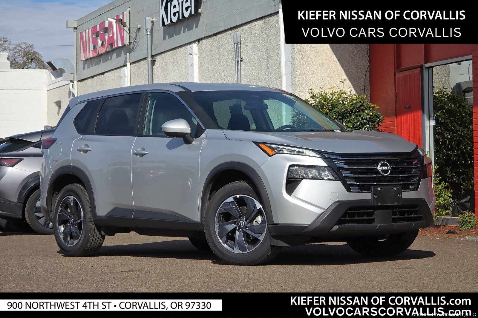 2025 Nissan Rogue SV FWD's photo