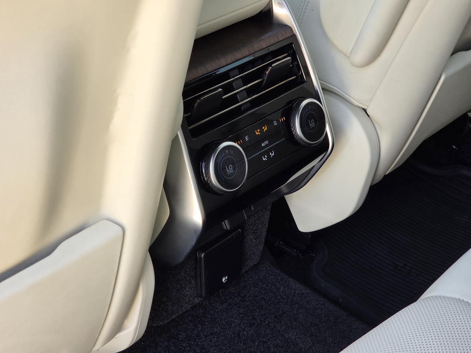 Used 2023 Santorini Black Metallic Land Rover SE image 38