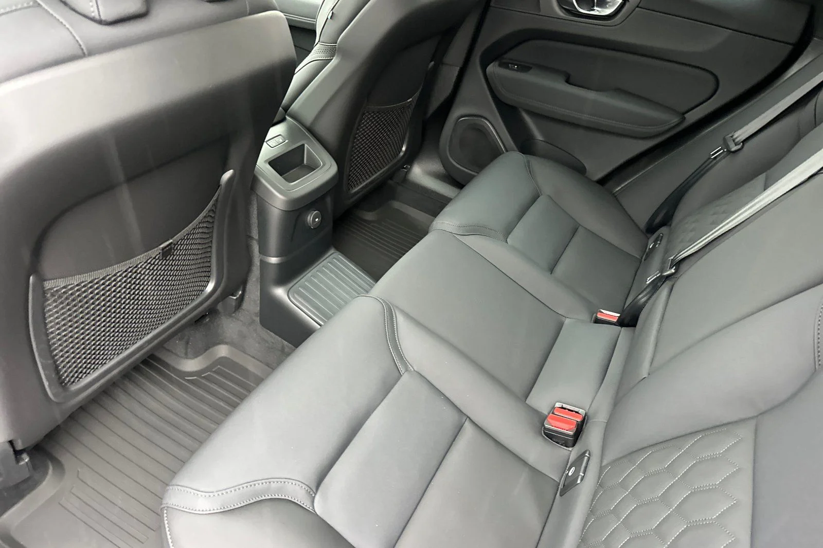 New 2026 Vapour Grey Volvo Plus image 11